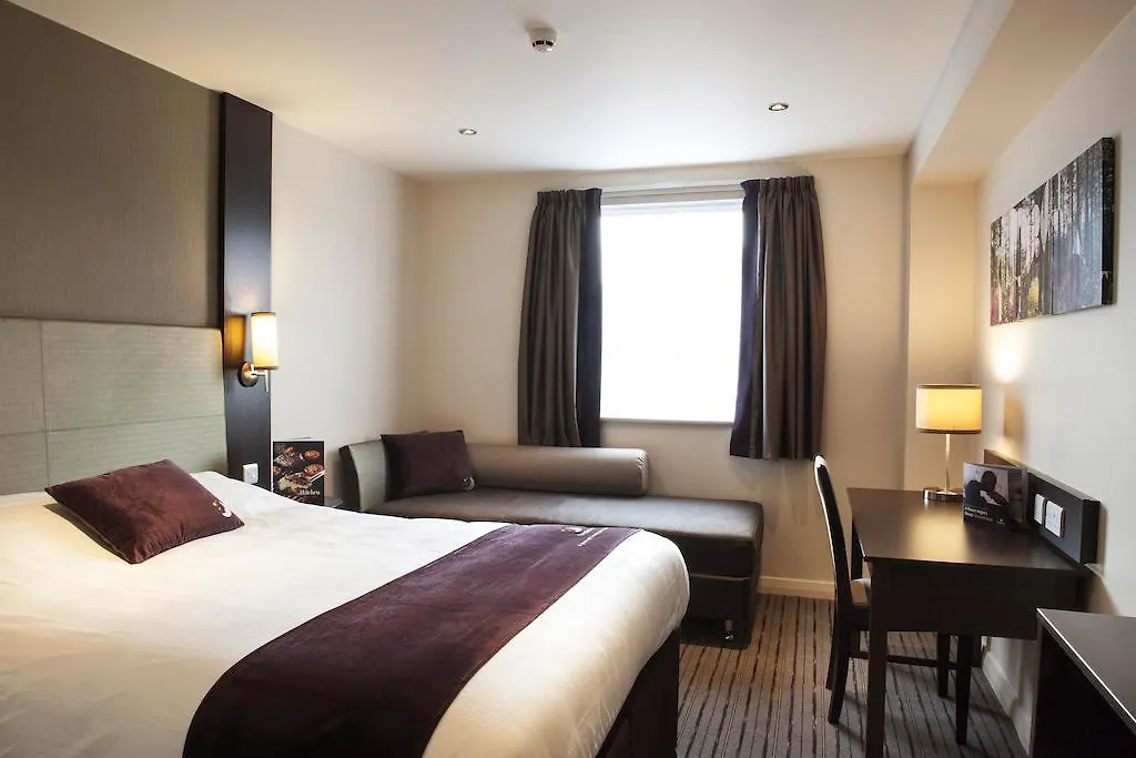 Premier Inn Bath City Centre-1