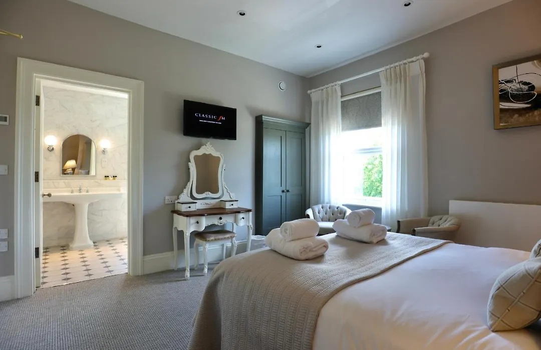 Tyndall Villa Boutique B&B-1