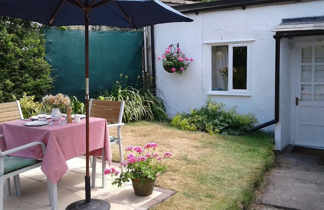 The Cottage At Weston Lawn-1