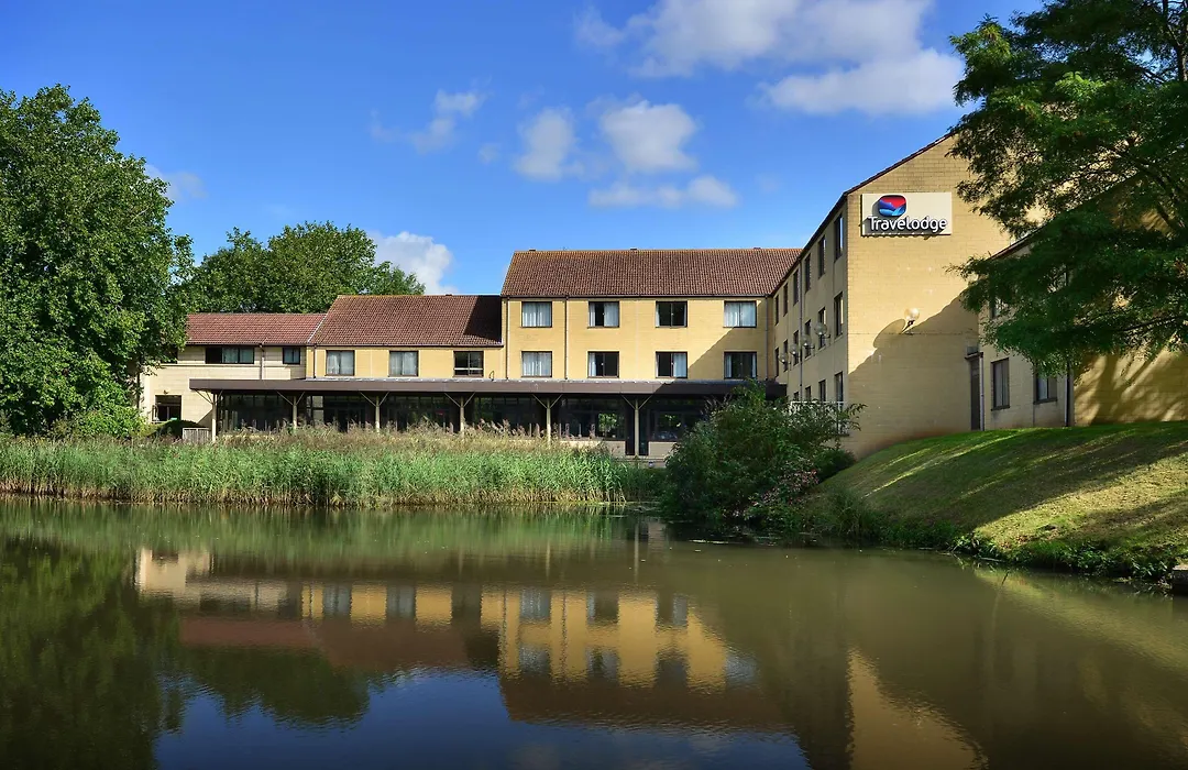 Travelodge Bath Waterside-1