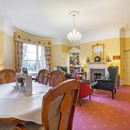 Oyo Bailbrook Lodge, Bath-2